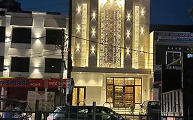 Royal 9 Hotel & Banquet